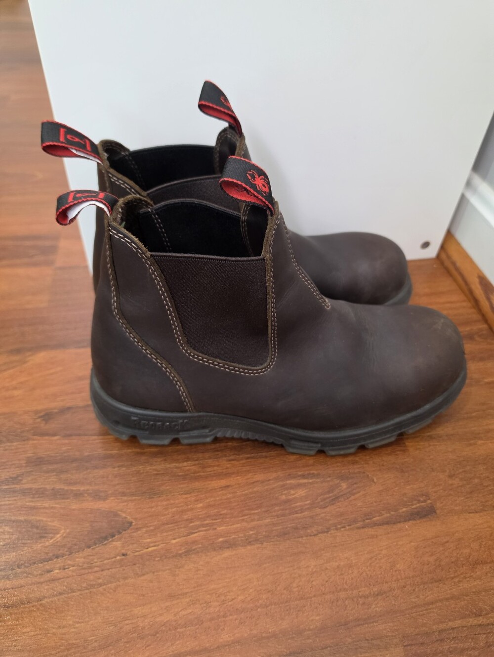 RedBack Boots UNPU "Great Barrier" Water Resistant Puma Brown Leather Size 9